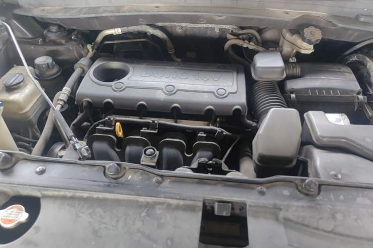 Used Hyundai ix35 2010 2.0L Automatic Two-Wheel Drive Elite Edition GLS Engine Bay