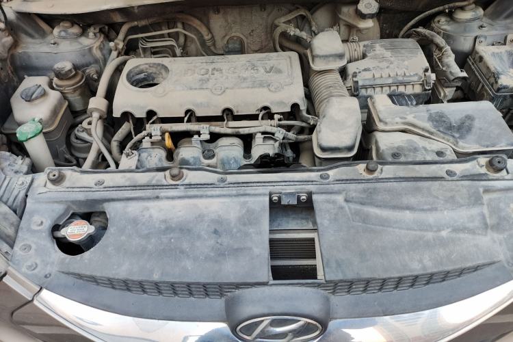 Used Hyundai ix35 2010 2.4L Automatic 2WD Prestige GLS Trim Engine Bay