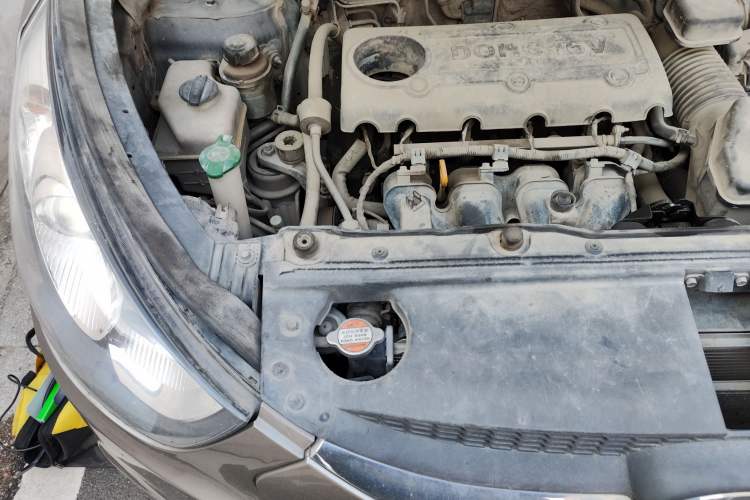 Used Hyundai ix35 2010 2.4L Automatic 2WD Prestige GLS Trim Engine Bay Right