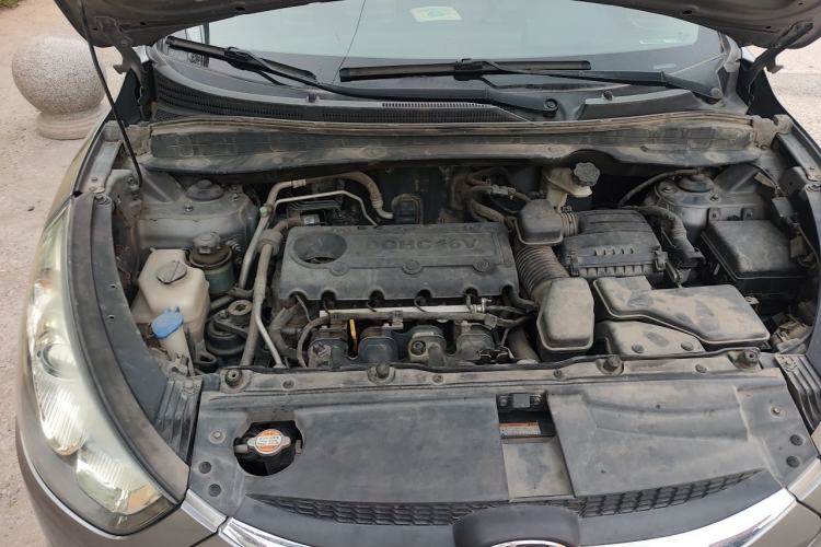 Used Hyundai ix35 2010 2.0L Automatic Two-Wheel Drive New Edition GL Engine Bay