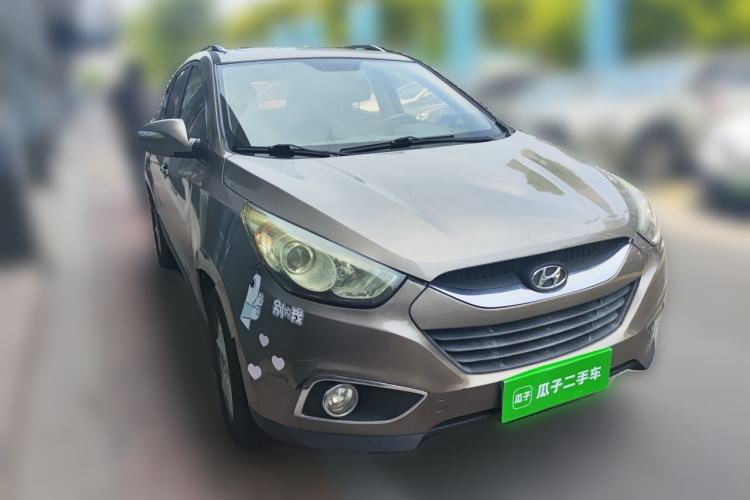 Used Hyundai ix35 2010 2.0L Automatic Two-Wheel Drive New Edition GL Front Right 45 Deg