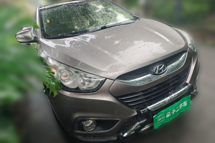Used Hyundai ix35 2010 2.0L Automatic Two-Wheel Drive Elite Edition GLS Front Right 45 Deg