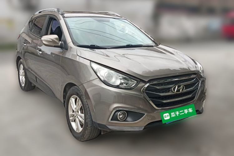 Used Hyundai ix35 2010 2.0L Automatic Two-Wheel Drive Elite Edition GLS Front Right 45 Deg