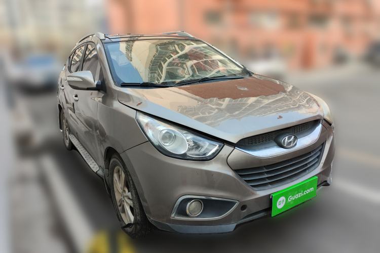 Used Hyundai ix35 2010 2.4L Automatic 2WD Prestige GLS Trim Front Right 45 Deg