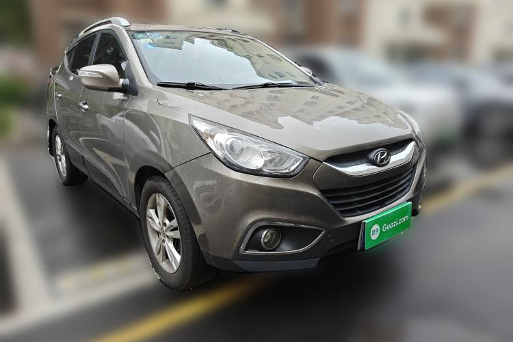 Used Hyundai ix35 2010 2.0L Automatic Two-Wheel Drive Elite Edition GLS Front Right 45 Deg
