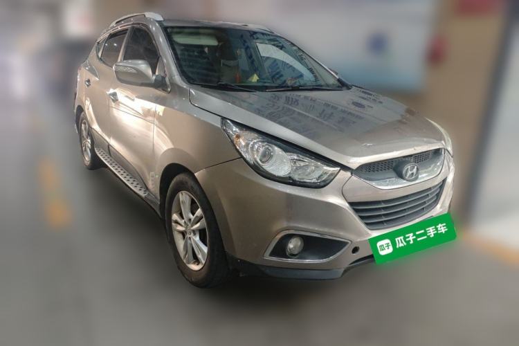 Used Hyundai ix35 2010 2.0L Automatic Two-Wheel Drive Elite Edition GLS Front Right 45 Deg