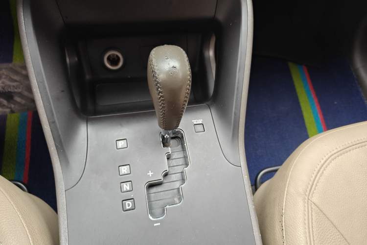 Used Hyundai ix35 2010 2.0L Automatic Two-Wheel Drive Elite Edition GLS Gear Lever