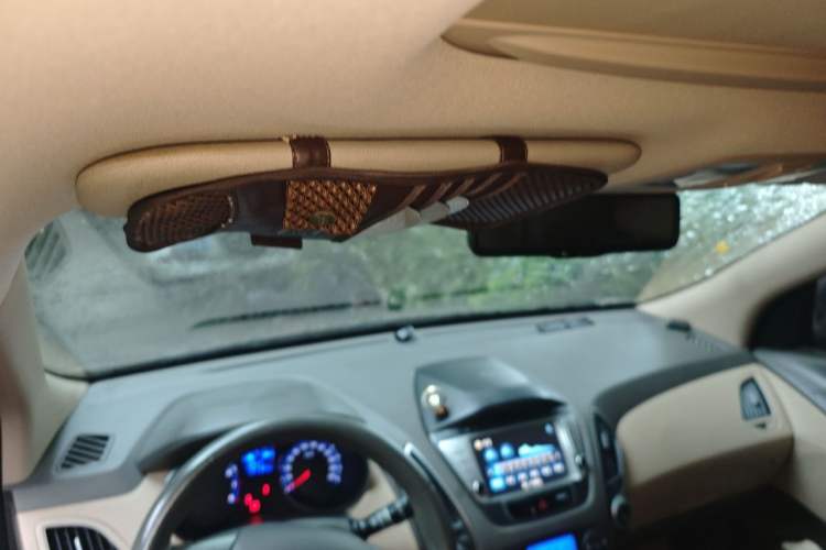 Used Hyundai ix35 2010 2.0L Automatic Two-Wheel Drive Elite Edition GLS Headliner