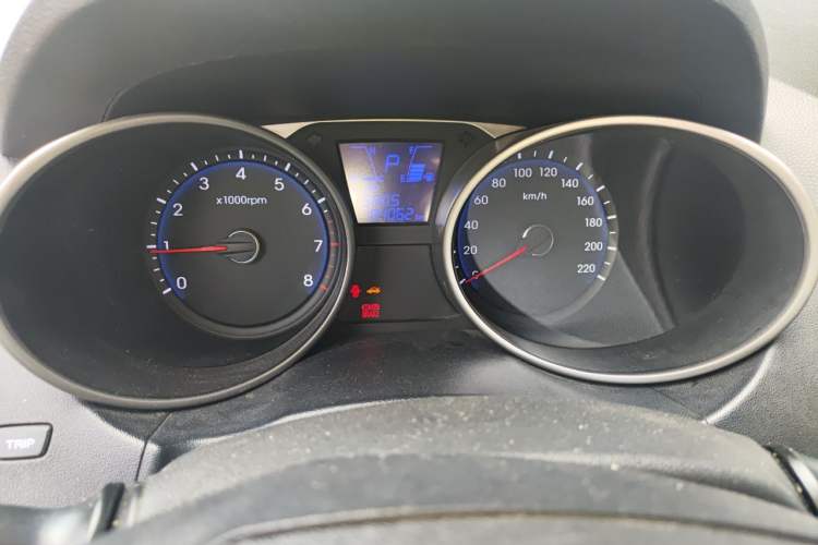 Used Hyundai ix35 2010 2.0L Automatic Two-Wheel Drive New Edition GL Instrument Cluster