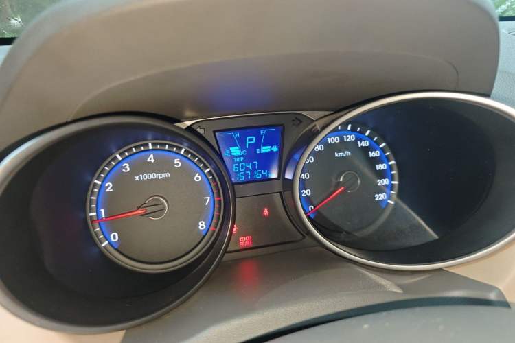 Used Hyundai ix35 2010 2.0L Automatic Two-Wheel Drive Elite Edition GLS Instrument Cluster