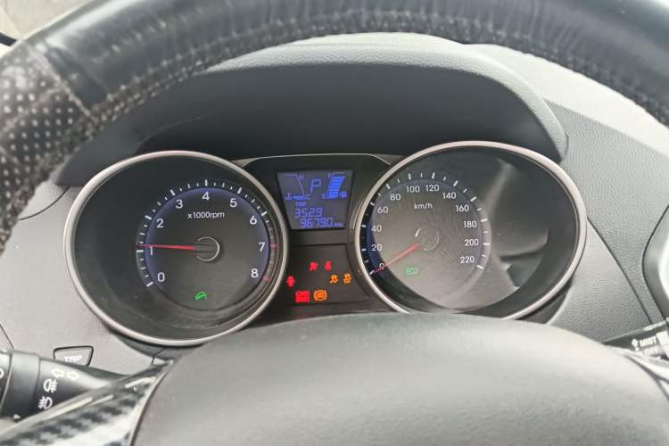 Used Hyundai ix35 2010 2.0L Automatic Two-Wheel Drive Elite Edition GLS Instrument Cluster