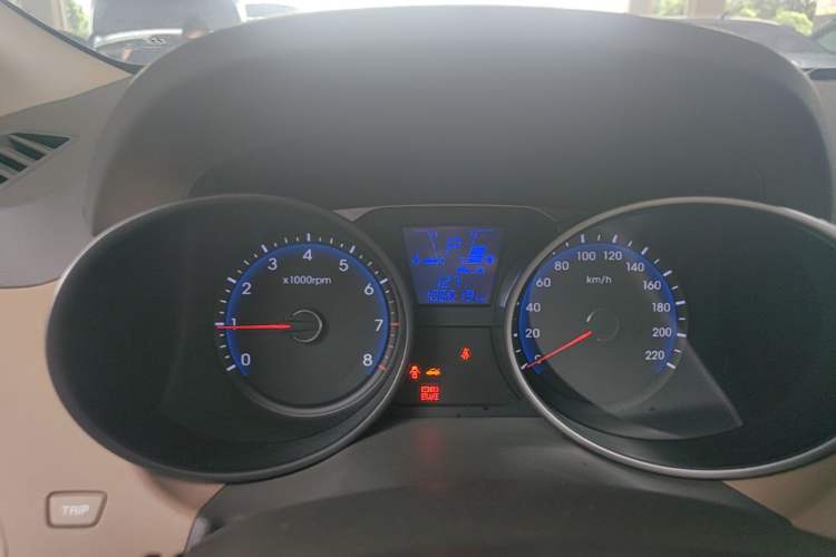 Used Hyundai ix35 2010 2.0L Automatic Two-Wheel Drive Elite Edition GLS Instrument Cluster