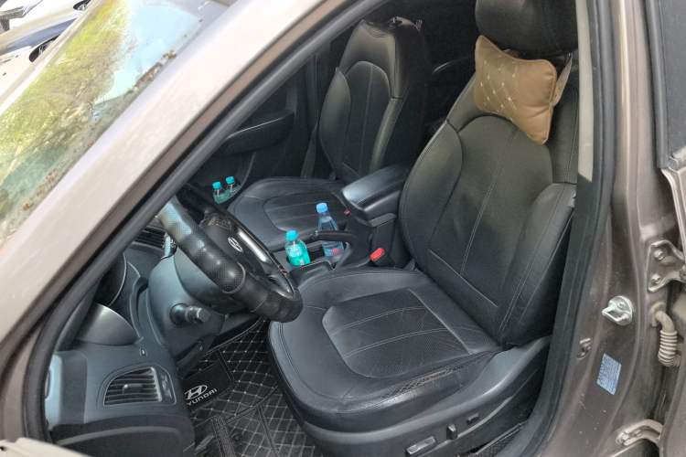 Used Hyundai ix35 2010 2.4L Automatic 2WD Prestige GLS Trim Left Front Seat