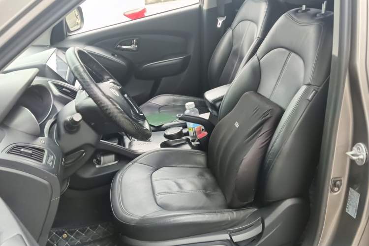 Used Hyundai ix35 2010 2.0L Automatic Two-Wheel Drive Elite Edition GLS Left Front Seat