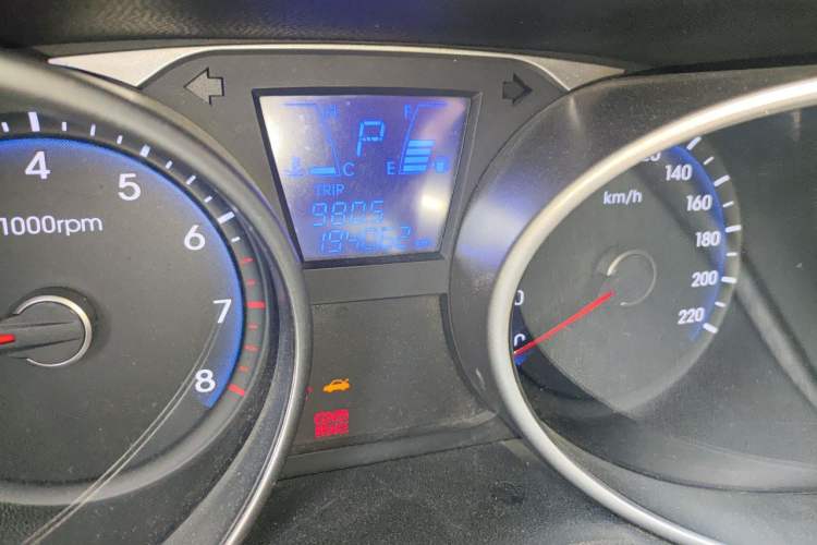 Used Hyundai ix35 2010 2.0L Automatic Two-Wheel Drive New Edition GL Odometer Close Up