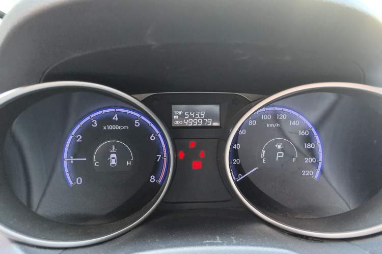 Used Hyundai ix35 2010 2.4L Automatic 2WD Prestige GLS Trim Odometer Close Up
