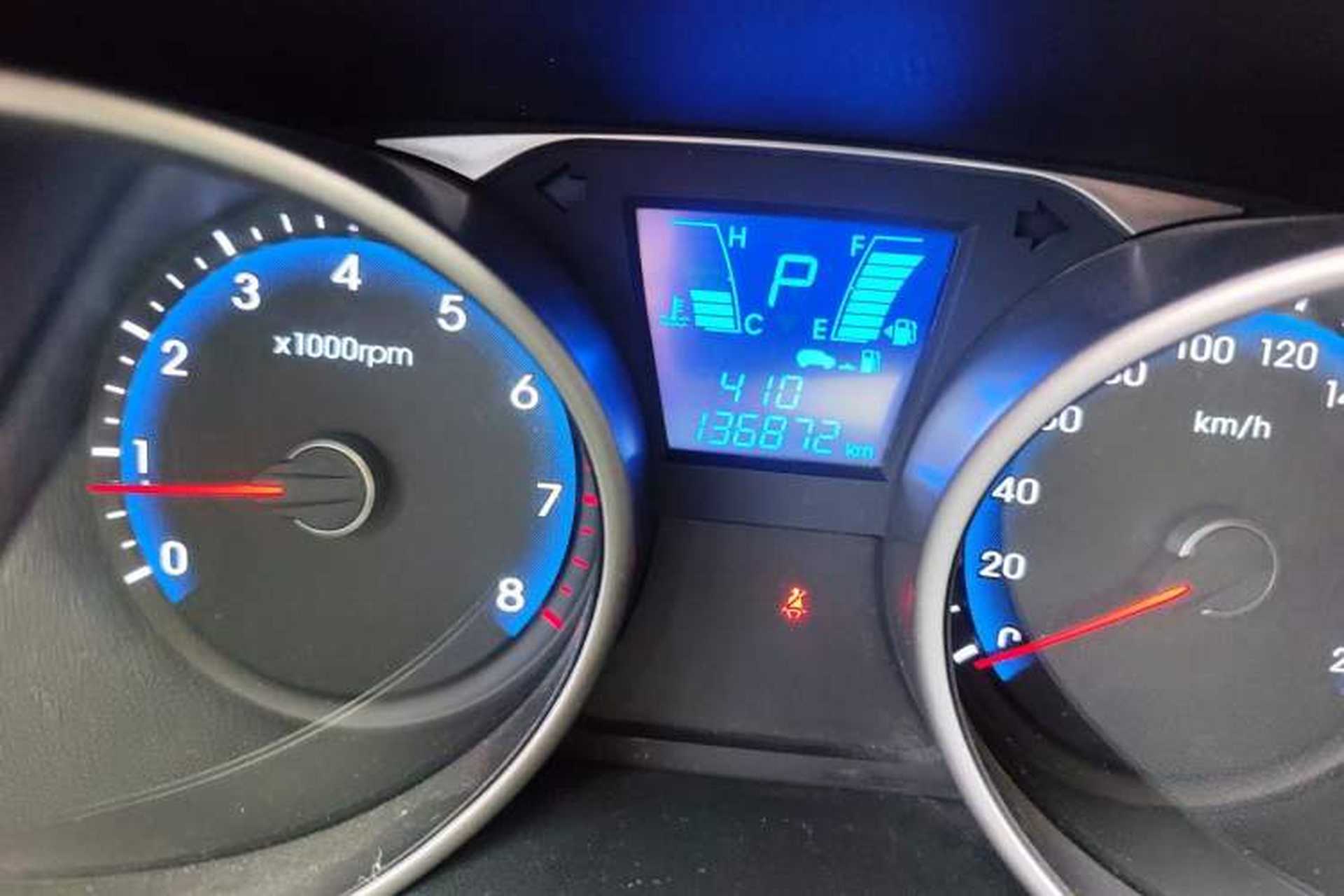 Used Hyundai ix35 2010 2.0L Automatic Two-Wheel Drive New Edition GL Odometer Close Up