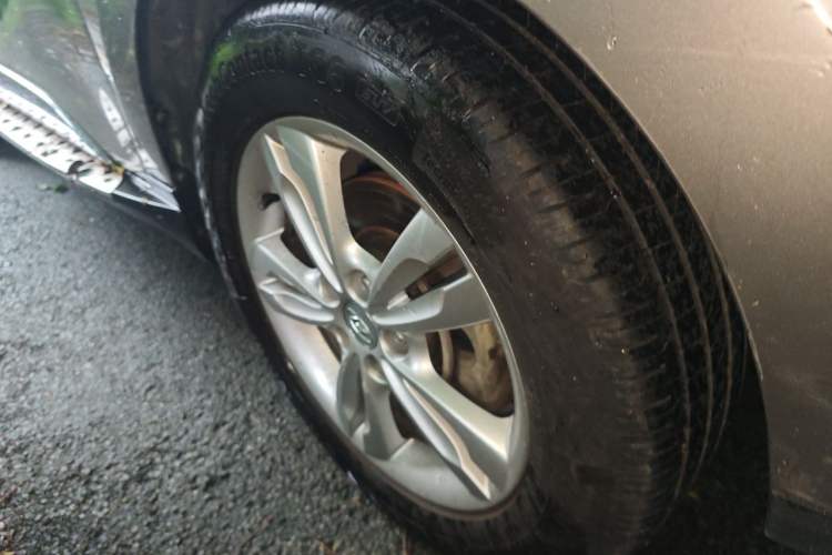 Used Hyundai ix35 2010 2.0L Automatic Two-Wheel Drive Elite Edition GLS Right Front Wheel Hub