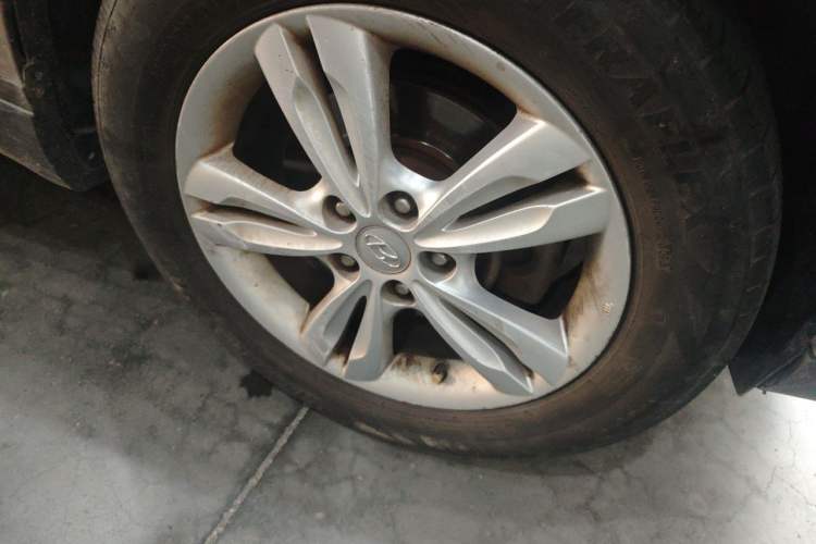 Used Hyundai ix35 2010 2.0L Automatic Two-Wheel Drive Elite Edition GLS Right Front Wheel Hub