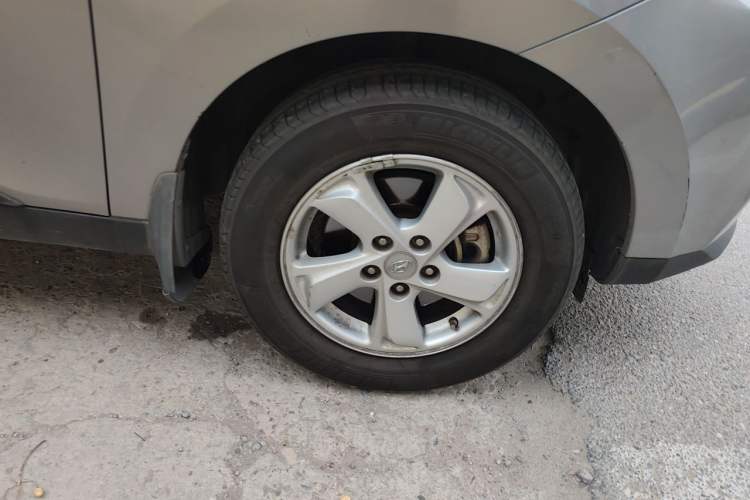 Used Hyundai ix35 2010 2.0L Automatic Two-Wheel Drive New Edition GL Right Front Wheel Hub
