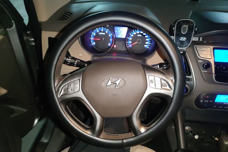 Used Hyundai ix35 2010 2.0L Automatic Two-Wheel Drive Elite Edition GLS Steering Wheel