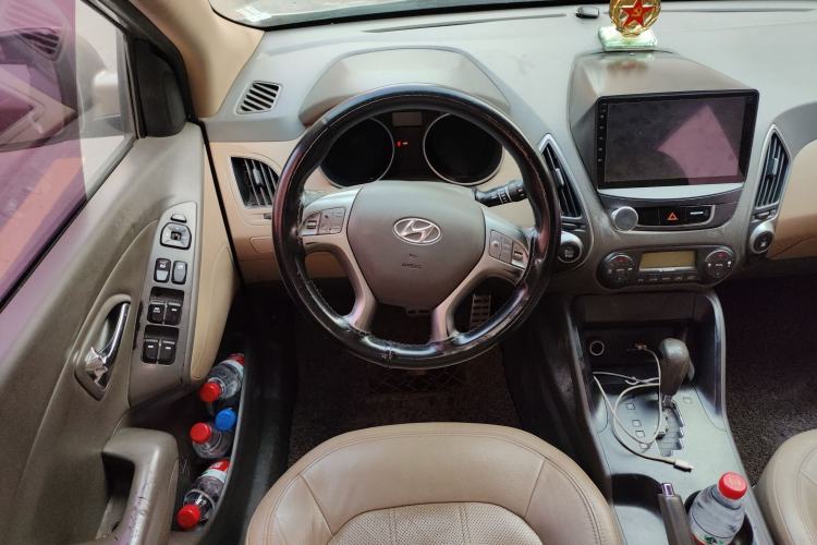 Used Hyundai ix35 2010 2.4L Automatic 2WD Prestige GLS Trim Steering Wheel
