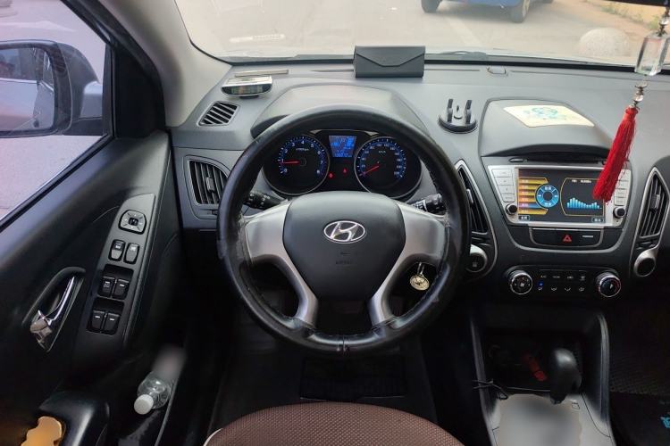 Used Hyundai ix35 2010 2.0L Automatic Two-Wheel Drive New Edition GL Steering Wheel