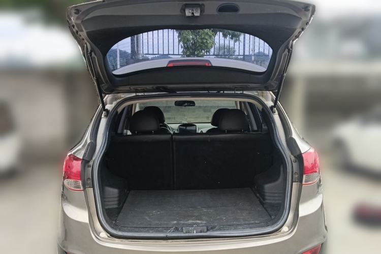 Used Hyundai ix35 2010 2.0L Automatic Two-Wheel Drive Elite Edition GLS Trunk
