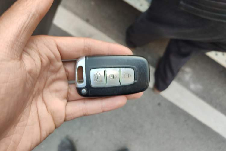 Used Hyundai ix35 2010 2.4L Automatic 2WD Prestige GLS Trim Vehicle Key
