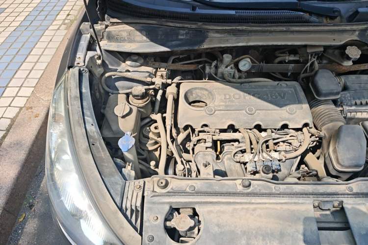 Used Hyundai ix35 2010 2.0L Automatic 4x4 Premium GLS Trim Engine Bay Right