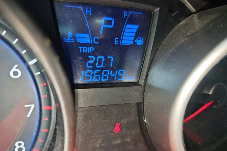 Used Hyundai ix35 2010 2.0L Automatic 4x4 Premium GLS Trim Odometer Close Up