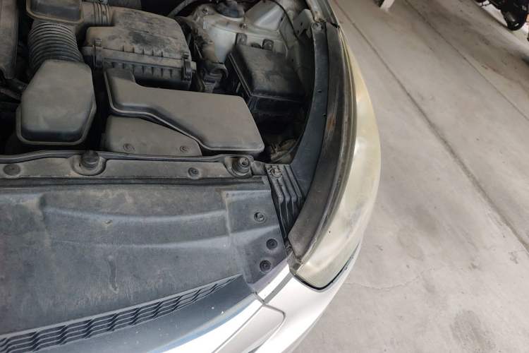 Used Hyundai ix35 2010 2.0L Automatic Two-Wheel Drive Elite Edition GLS Engine Bay Left