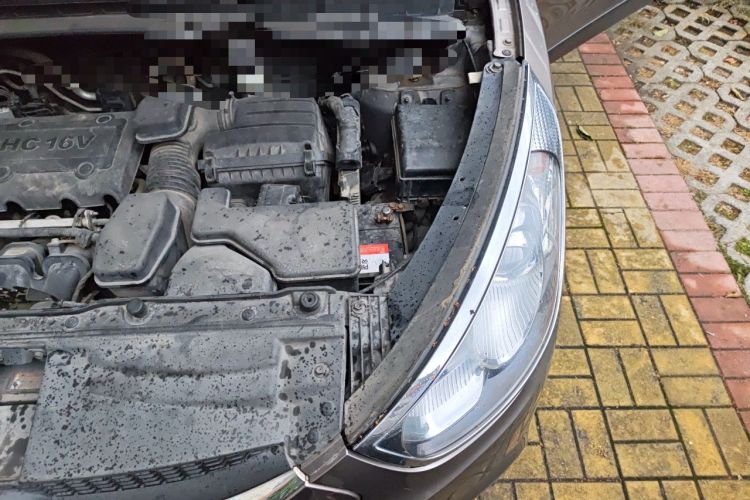 Used Hyundai ix35 2010 2.4L Automatic 2WD Prestige GLS Trim Engine Bay Left