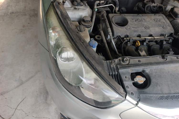 Used Hyundai ix35 2010 2.0L Automatic Two-Wheel Drive Elite Edition GLS Engine Bay Right