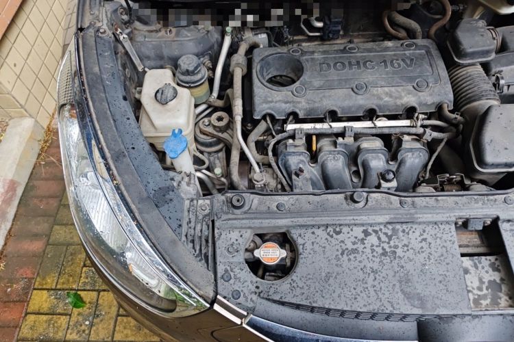 Used Hyundai ix35 2010 2.4L Automatic 2WD Prestige GLS Trim Engine Bay Right