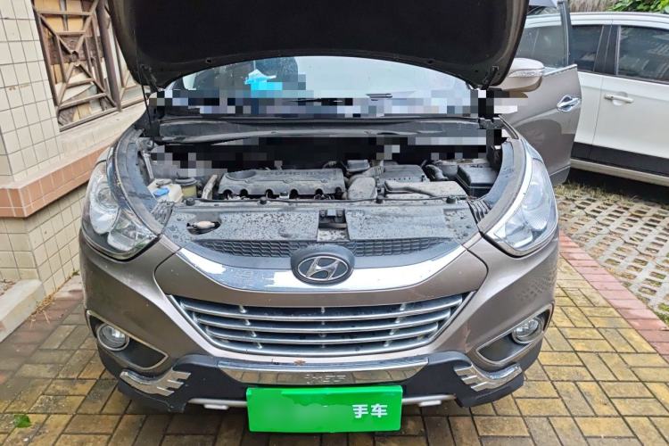 Used Hyundai ix35 2010 2.4L Automatic 2WD Prestige GLS Trim Engine Bay