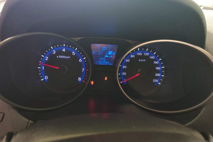 Used Hyundai ix35 2010 2.0L Automatic Two-Wheel Drive Elite Edition GLS Instrument Cluster