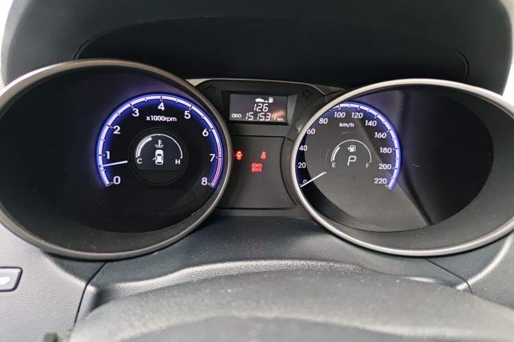 Used Hyundai ix35 2010 2.4L Automatic 2WD Prestige GLS Trim Instrument Cluster