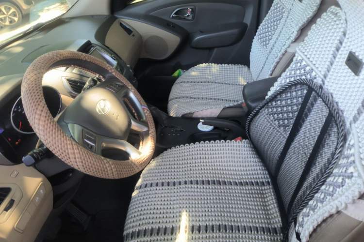 Used Hyundai ix35 2010 2.0L Automatic Two-Wheel Drive Elite Edition GLS Left Front Seat
