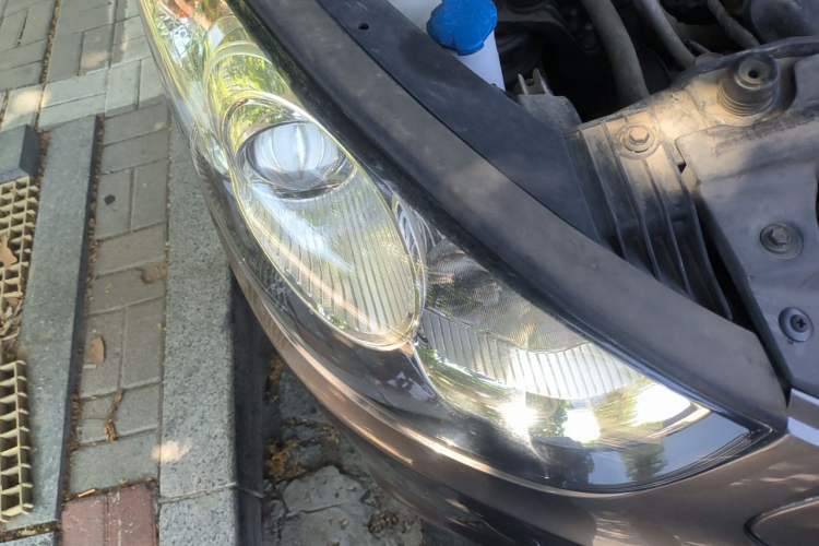 Used Hyundai ix35 2010 2.0L Automatic Two-Wheel Drive Elite Edition GLS Right Front Headlight
