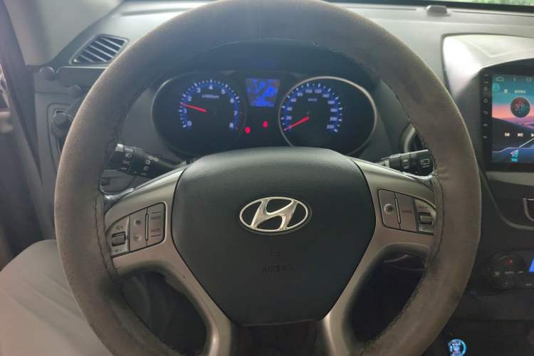 Used Hyundai ix35 2010 2.0L Automatic Two-Wheel Drive Elite Edition GLS Steering Wheel