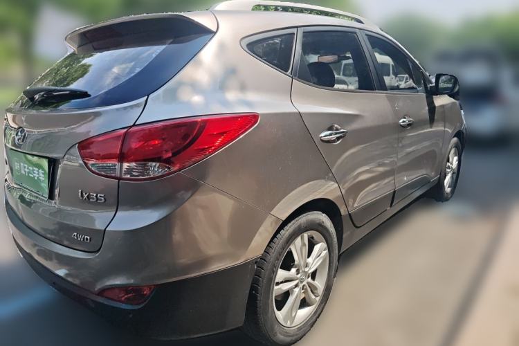 Used Hyundai ix35 2010 2.0L Automatic 4x4 Premium GLS Trim Rear Right 45 Deg