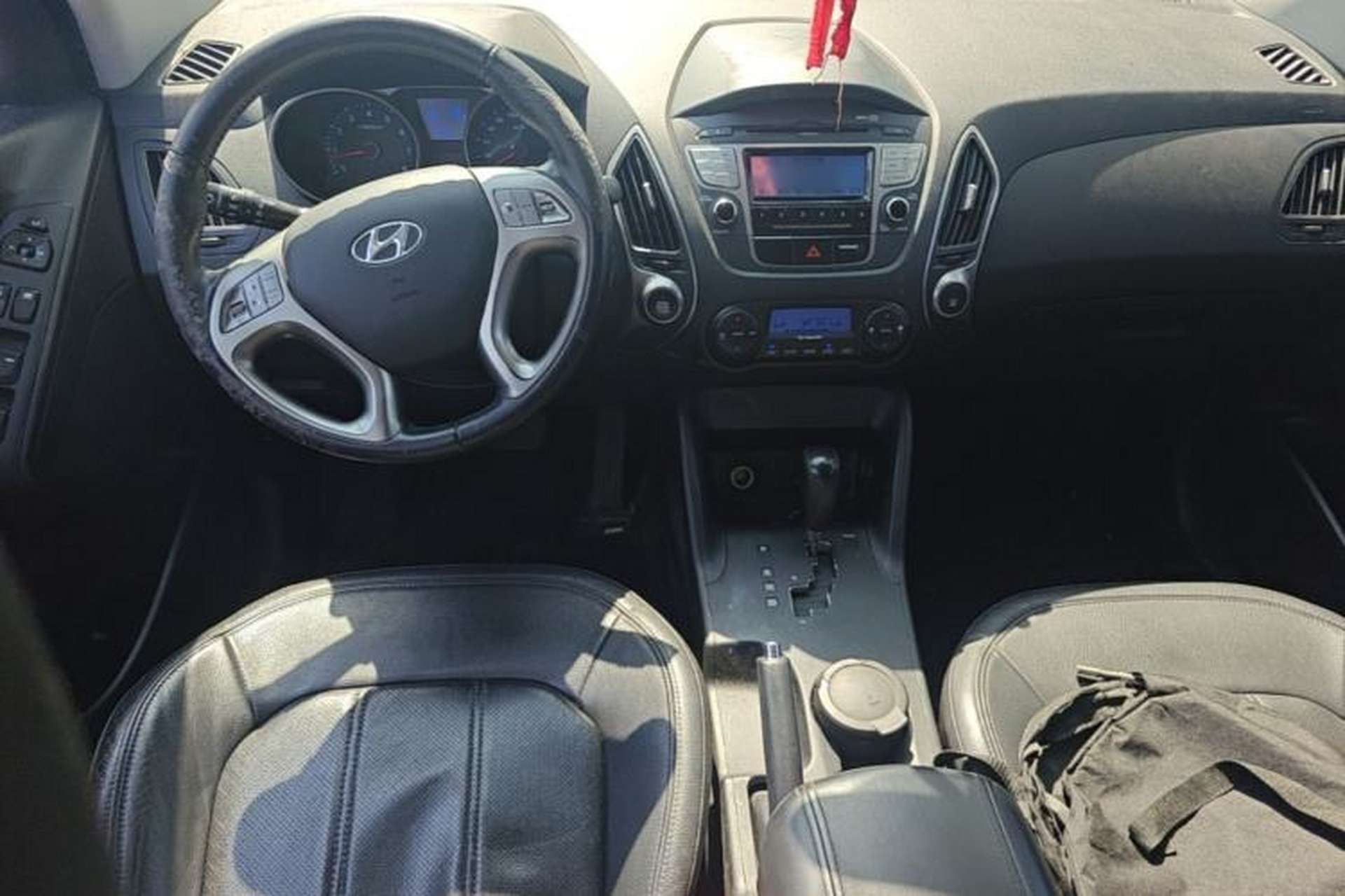 Used Hyundai ix35 2010 2.0L Automatic Two-Wheel Drive Elite Edition GLS Center Console