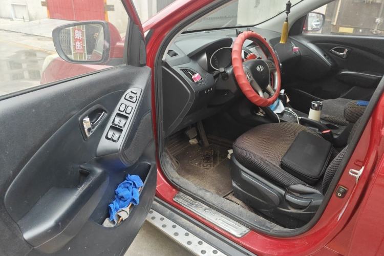 Used Hyundai ix35 2010 2.0L Automatic 4x4 Premium GLS Trim Driver Seat