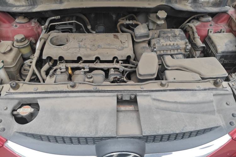 Used Hyundai ix35 2010 2.0L Automatic 4x4 Premium GLS Trim Engine Bay