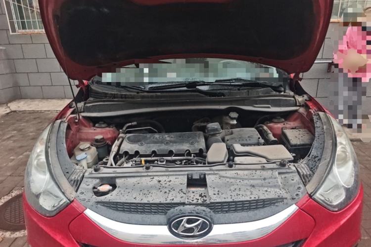Used Hyundai ix35 2010 2.0L Automatic Two-Wheel Drive Elite Edition GLS Engine Bay