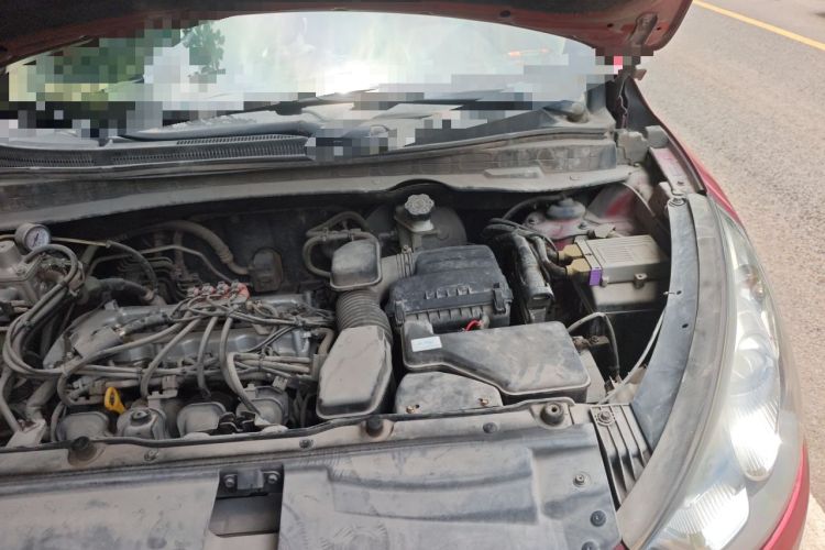 Used Hyundai ix35 2010 2.0L Automatic Two-Wheel Drive Elite Edition GLS Engine Bay Left