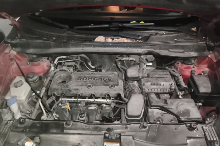 Used Hyundai ix35 2010 2.0L Automatic Two-Wheel Drive Elite Edition GLS Engine Bay