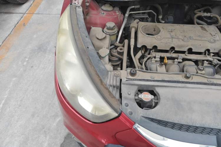 Used Hyundai ix35 2010 2.0L Automatic 4x4 Premium GLS Trim Engine Bay Right