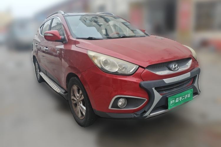 Used Hyundai ix35 2010 2.0L Automatic 4x4 Premium GLS Trim Front Right 45 Deg